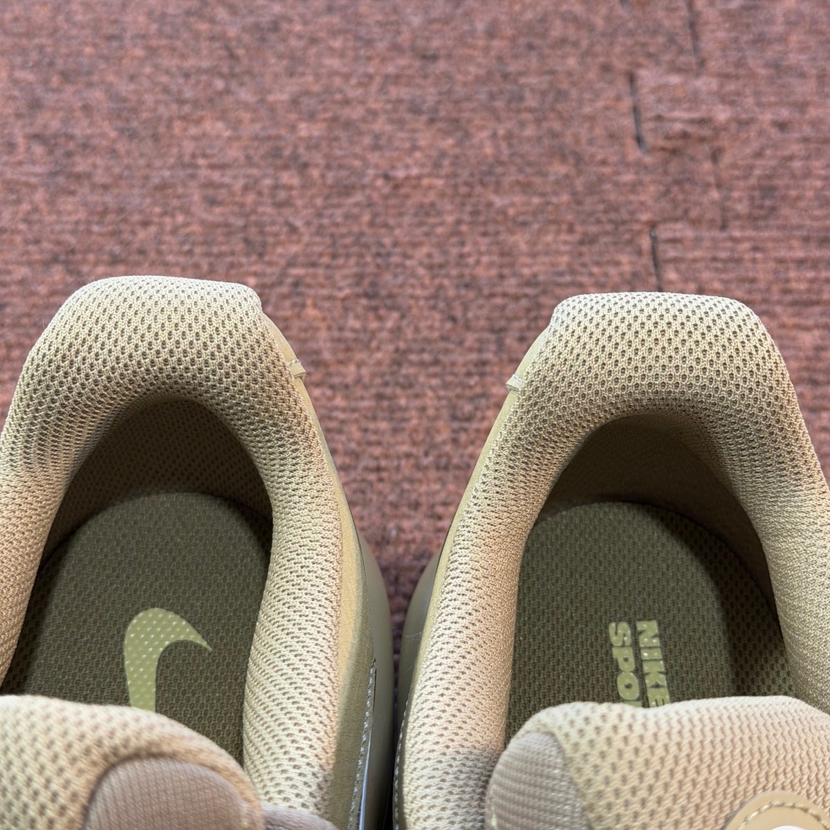 Nike Air Max TW Khaki Sail Mens Sneakers IR0819-004 Size 10 brand new gym fit A+ — product photo 7 of 11
