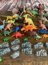 Lot Of 33 Plastic Dinosaurs set Jurassic Prehistoric Mixed Sizes, Pre-owned