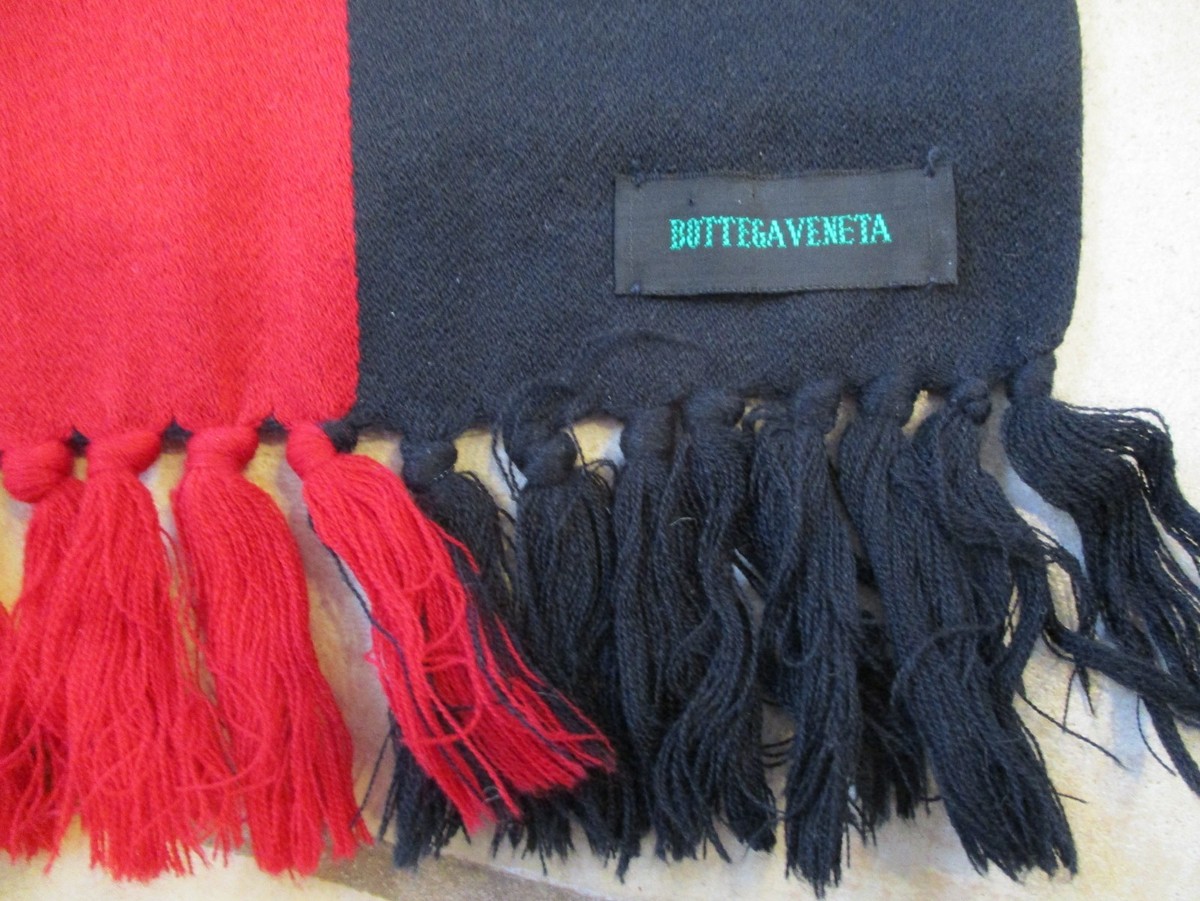 ヴィンテージ　ボッテガヴェネタ　BOTTEGA VENETA　スカーフ Vintage Bottega Veneta Scarf, 100% Wool, Black/Red Stripes