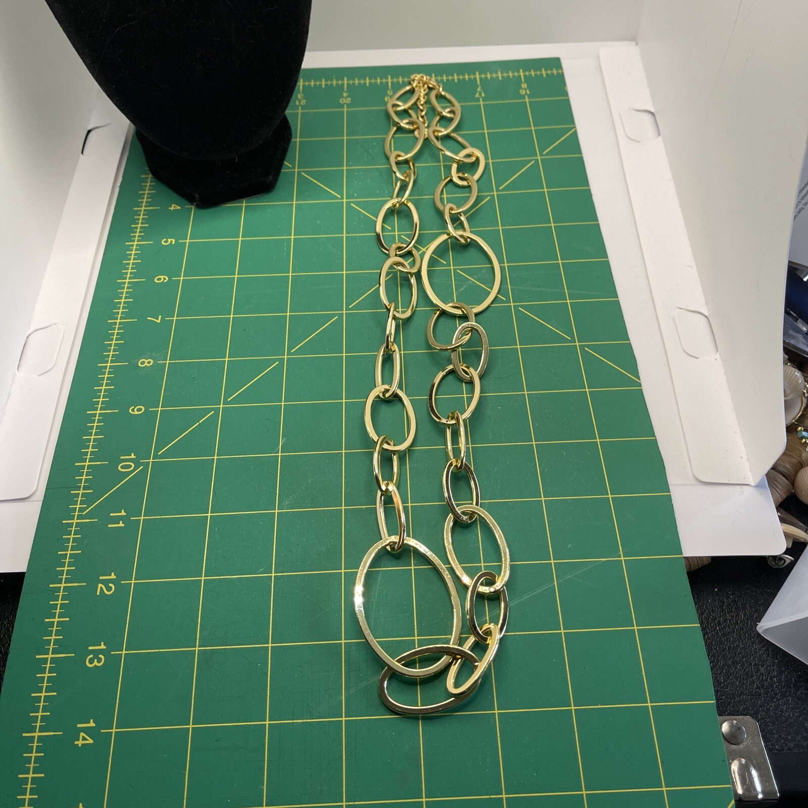 Talbots gold tone  Interlocking Circle Necklace - image 3