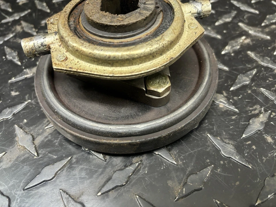 Rueda de fricción para soplador de nieve Poulan P10530ESA 585021001 buje 532178613 [t7] Foto 3 de 4