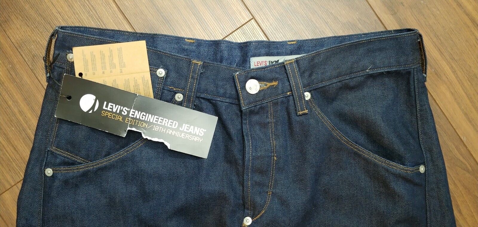 NWT LEVI'S JEANS TWISTED / ENGINEERED SIZE 32X34 10TH ANNIVERSARY 2006  irregular