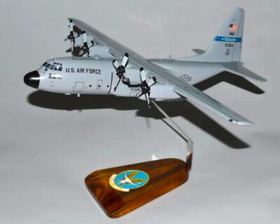 USAF Lockheed Martin C-130 Hercules Texas ANG Desk Top Model 1/72 SC Airplane