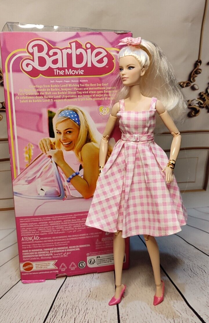 Photography Barbie Pink Hope 2016 Exclusive Holiday Barbie: Peace