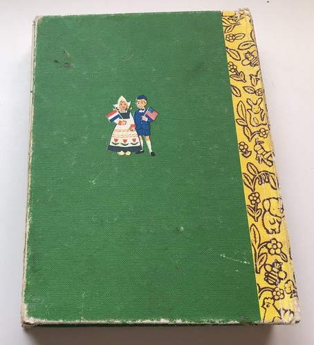 The Little Golden Book Library Retro Children’s Books - Our Wonderful WORLD - Picture 3 of 12