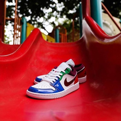 NIKE Women's AIR JORDAN 1 LOW SE \