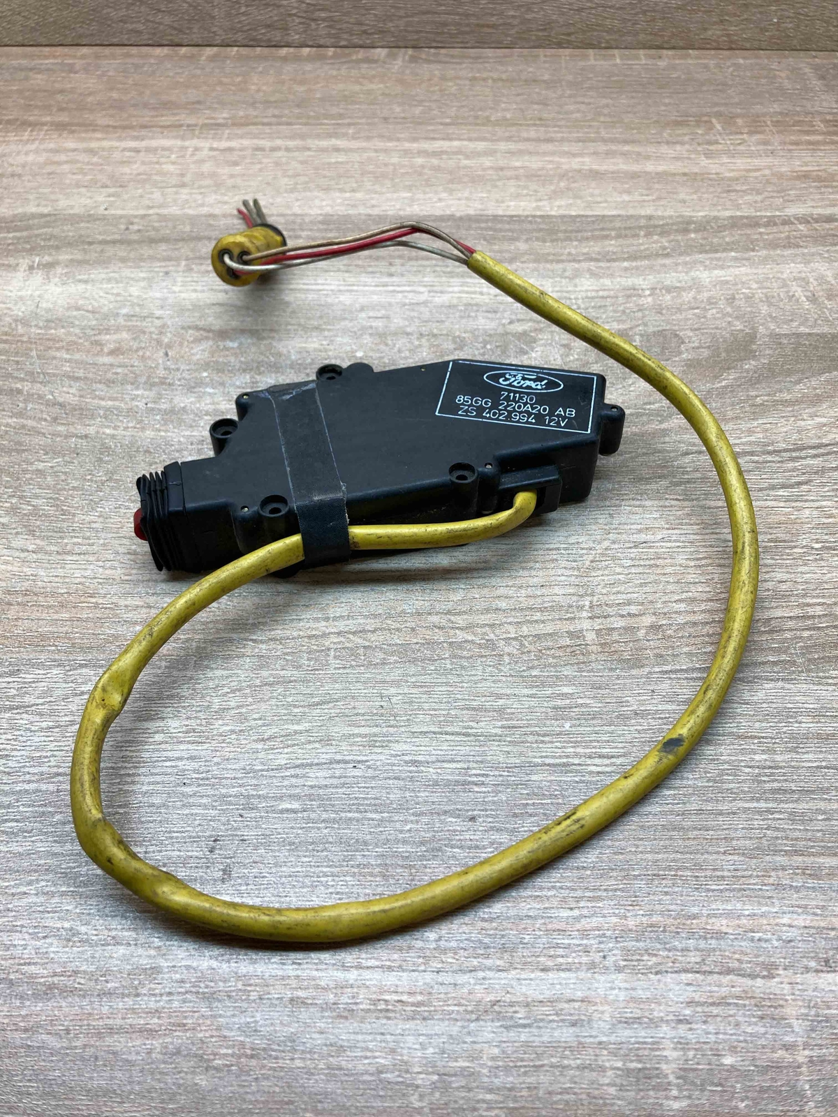 85GG 220A20 AB OEM Ford Scorpio con Enchufe Mecanismo de Bloqueo Puerta Actuador