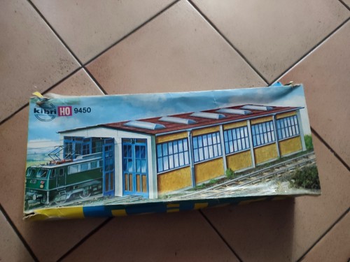 KIBRI HO 9450 MAQUETTE REMISE POUR 3 LOCOMOTIVE COMPLET EN BOITE LOKSSCHUPPEN - Imagen 6 de 6
