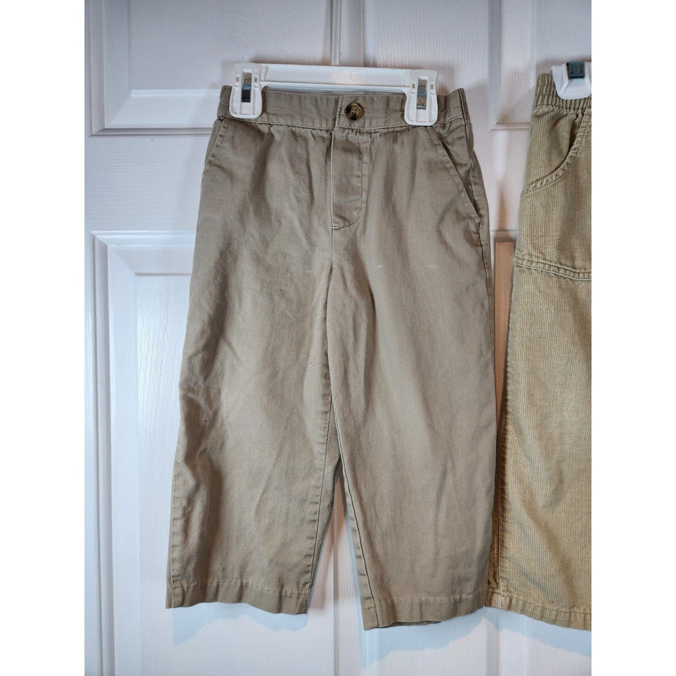 Lote de 2 pantalones y pana caqui tostados para niñas talla 3T Okie Dokie Foto 2 de 4