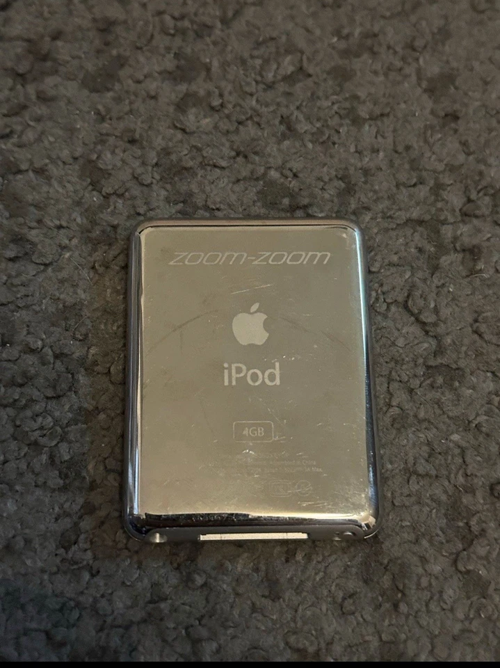 Apple iPod Nano 3. Generation 4GB OVP Mp3 Player Teildefekt - Bild 2 von 2