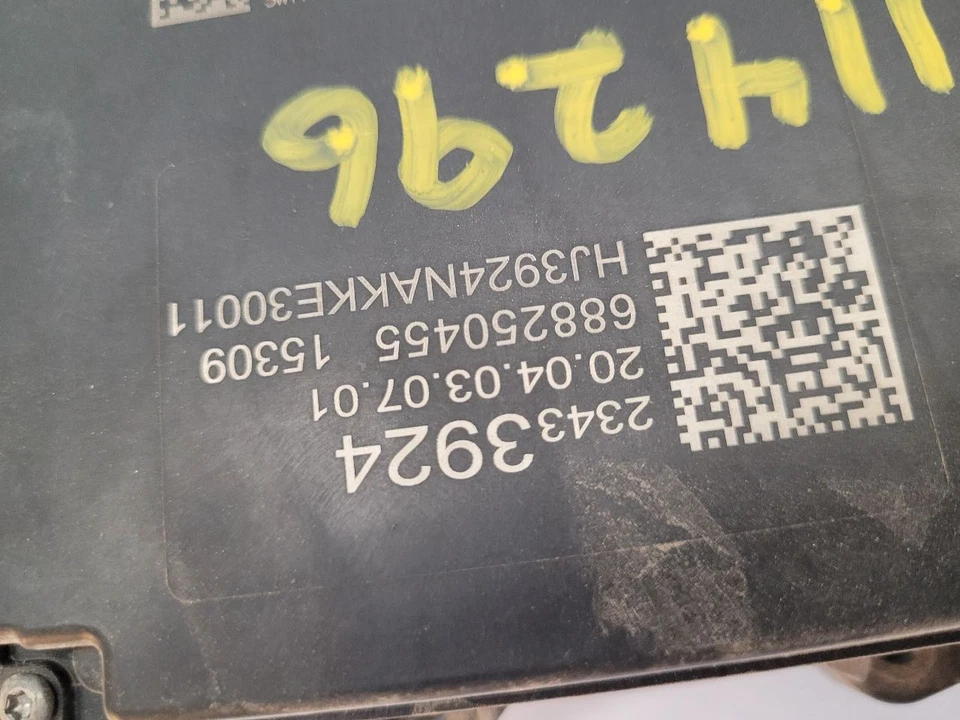 2014 2015 2016 2017 CHEVROLET CAPRICE SS Chassis ECM Parking Brake  Foto 2 de 4