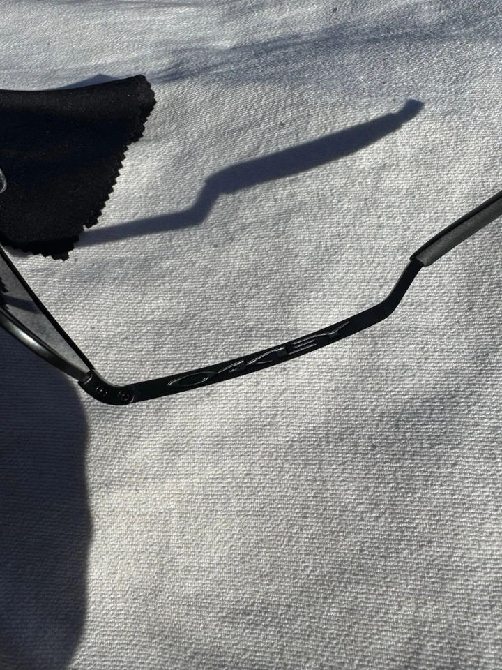 Oakley Wire Sunglasses Vintage Metal Frame Black iridescent Red Orange Lenses - Image 2 of 4