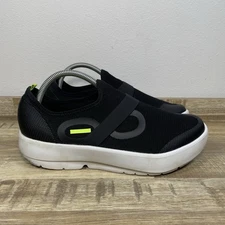 Oofos OOmg Low Slip On Comfort Athletic Shoes Mens 10 Black White EUC