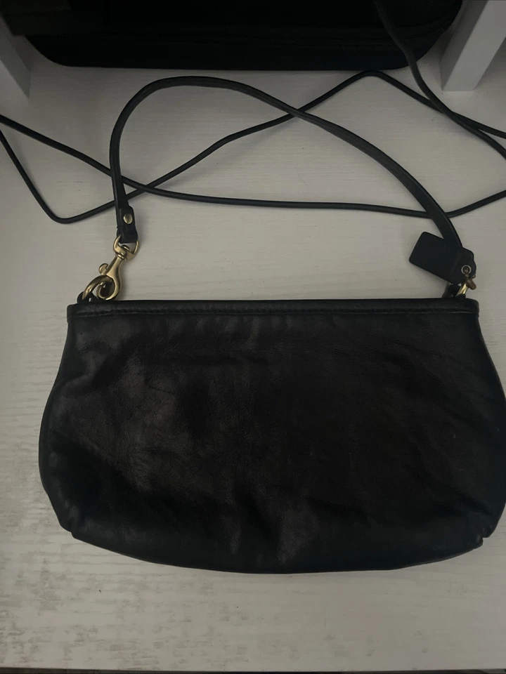Mini bolso sin asas Coach de cuero negro accesorio de viaje vintage Foto 3 de 4