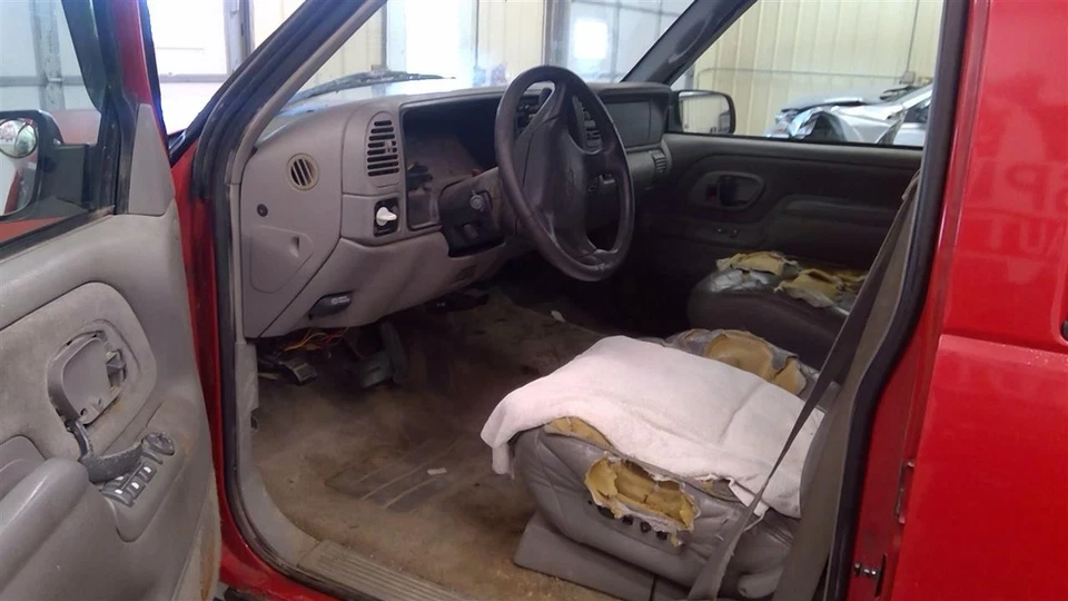 Used Front Left Door Interior Trim Panel fits: 1997 Chevrolet Suburban 1500 Gra - Image 3 of 4