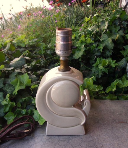 Vintage Art Deco Keramik kleine Boudoir Lampe abstrakte Leuchte Salbei Wirbel
