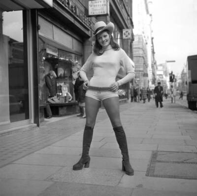Miss Great Britain, Carolyn Moore, seen in Piccadilly wearing - 1971 Old Photo