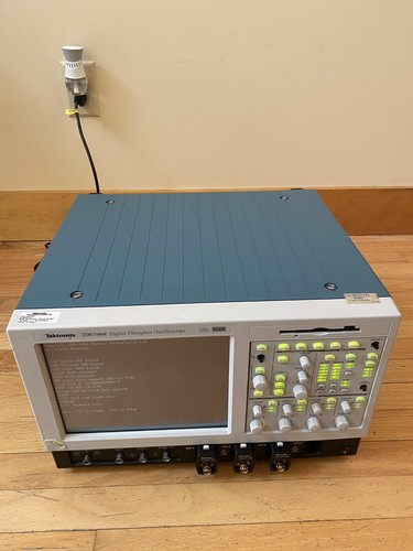 Tektronix TDS7404 4-Channel Oscilloscope Opt. 4M J1 W/ TCA-BNC Modules NICE!