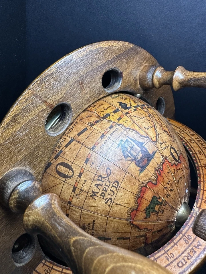 Humidor Globo Antiguo Mundo de Italia Foto 3 de 4