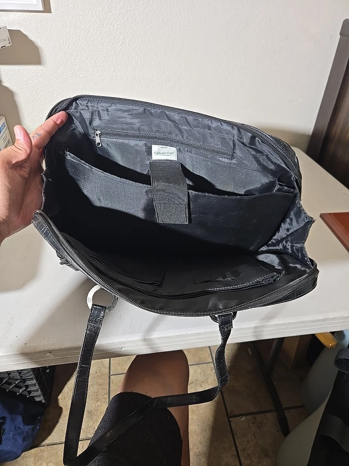 Cartera de cuero negra tejida Coldwater Creek / Equipaje de mano / Bolso para computadora portátil / Bolso mensajero Foto 3 de 4