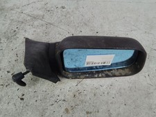 Retroviseur droit (ou coque) Lada 111