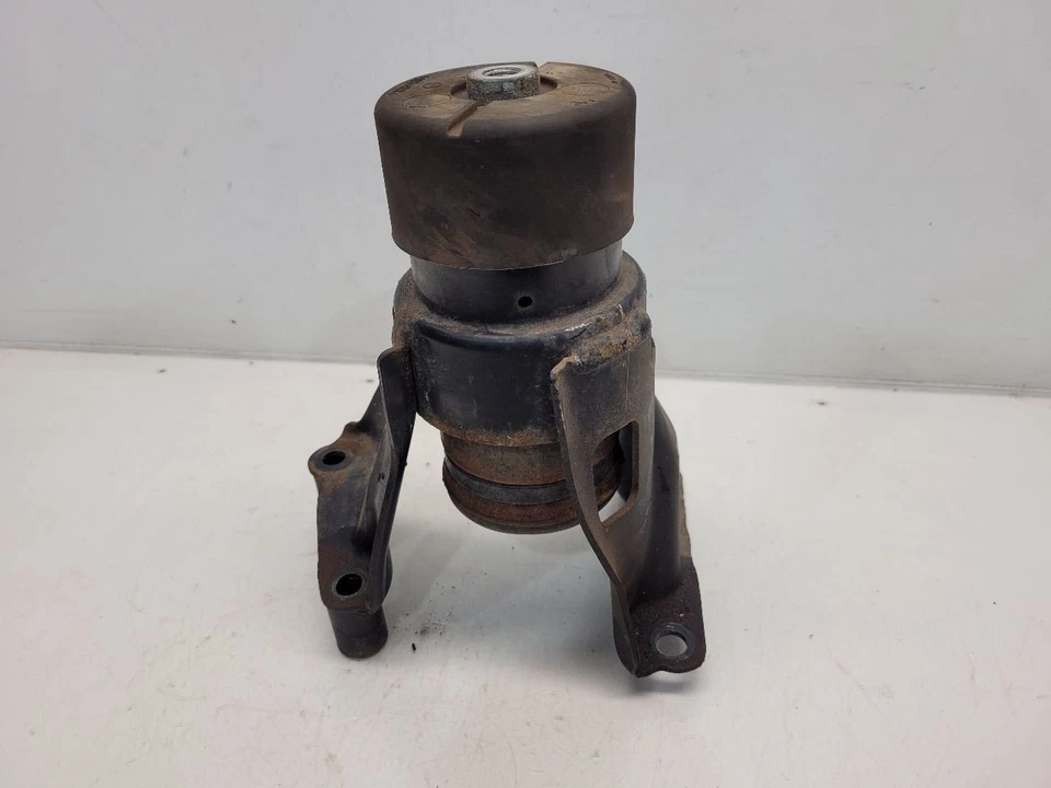 2010 Nissan Murano (3.5L / CVT) Rear Engine Mount PN: 113201AA1B - Image 4 of 4