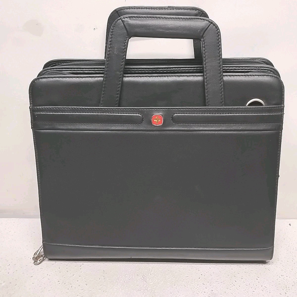 Swiss Gear Wenger Black Leather 14" Pro-Folio Briefcase/Carr