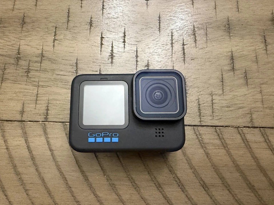 GoPro Hero10 Black Bundle - 2 Enduro Batteries, Dual Charger, Mounts & Cable - Image 2 of 4