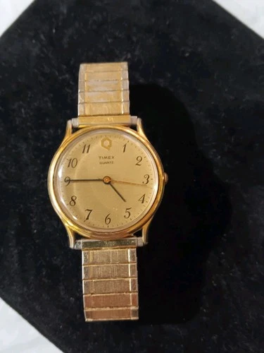 VINTAGE TIMEX GOLD DIAL QUARTZ MAN'S WATCH - F029 Running