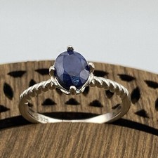 Classic Design Featuring An Oval-Cut Beautiful Blue Sapphire Silver925 Ring