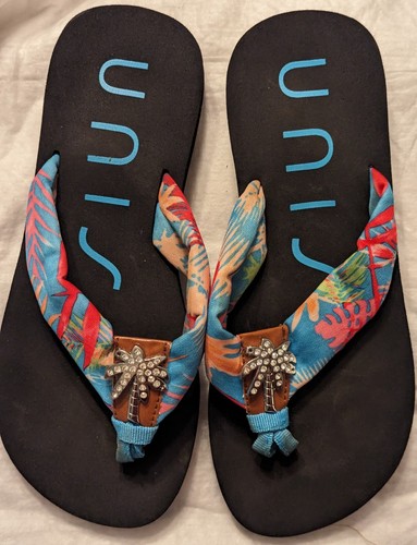 UNISA Flip Flops Womens 6 Lightweight Multi Color Soft Footbed Sandals - Picture 3 of 11