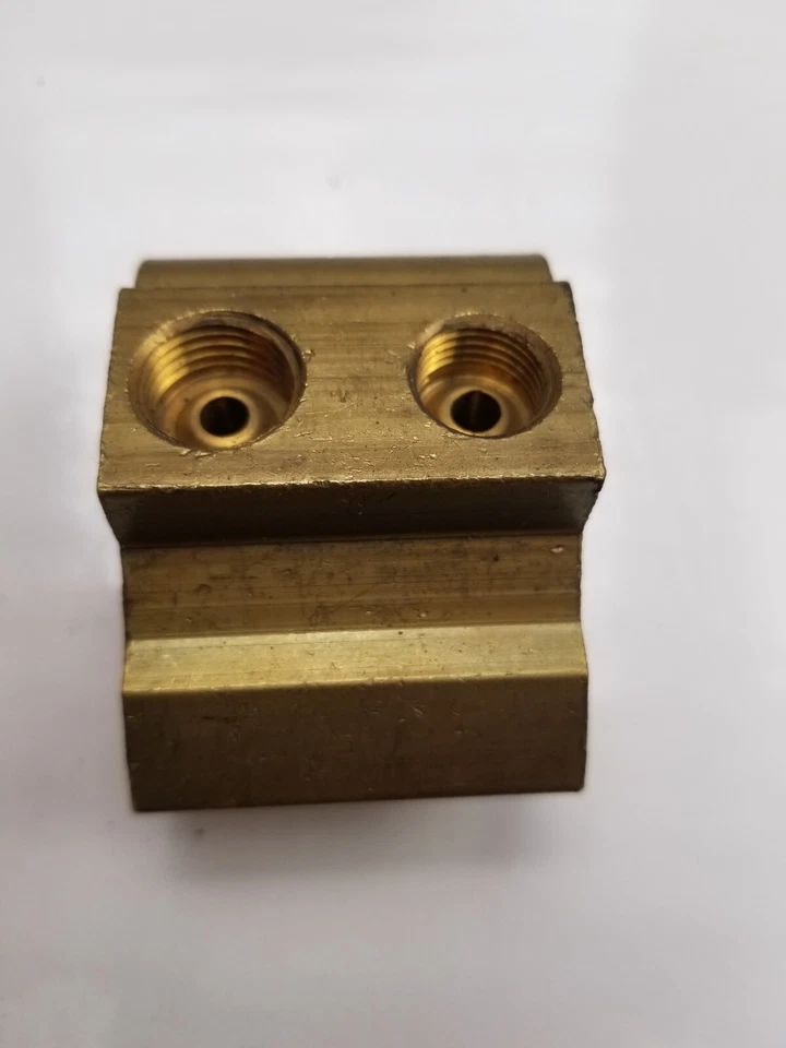 Eje trasero de unión de línea de freno OEM Ford C8TZ-2074-A Foto 2 de 4