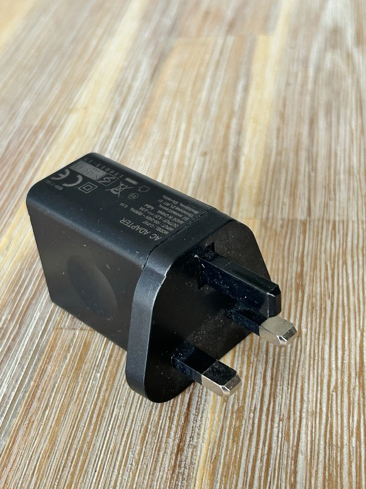 Lenovo (C-P37) UK 3-Pin Black AC Adapter With USB Port (5.2V, 2.0A) - Image 3 of 4