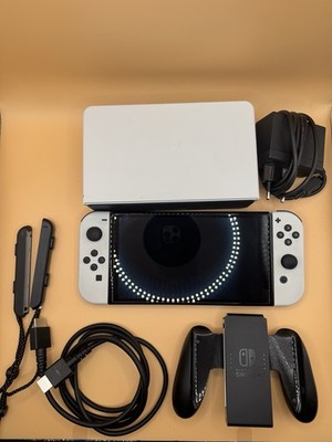 Nintendo Switch OLED-Modell 64GB Spielekonsole - Weiß  sehr Guter Zustand 