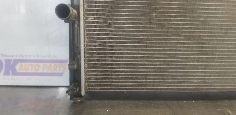 06 PONTIAC GTO 6.0L LS2 MT RADIATOR ASSEMBLY - Изображение 3 из 4