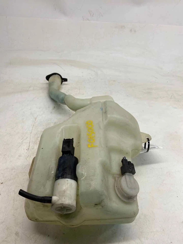 Used Washer Fluid Reservoir fits: 2009 Lincoln Mks  Grade A - Image 4 of 4
