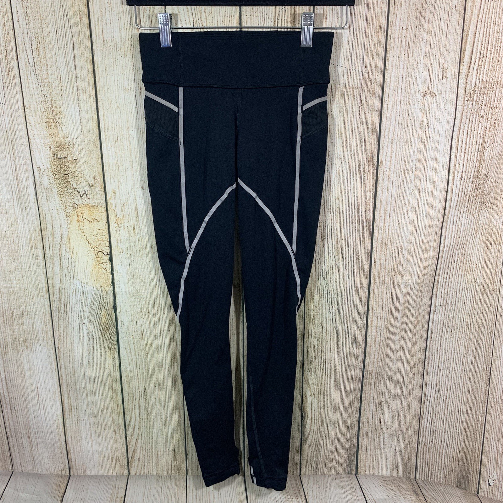 Athleta Black Reflective Active Capri Leggings Sz XXS Gem