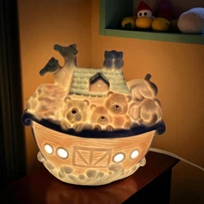 Noahs Ark Nightlight Pastel Colors Nursery Lamp Animals 6" x 6" Vintage 1999