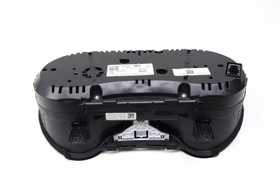 2015 AUDI A3 QUATTRO - Instrument Cluster / Speedometer 8V0920960H - Image 4 of 4