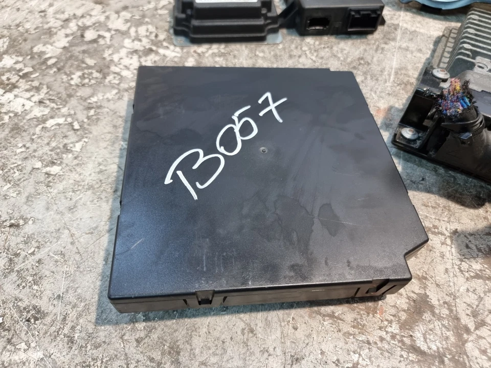 Audi A1 ECU Kit CAYC 1.6Diesel Speedo BCM SRS Control Module Ignition Switch 012 - Image 3 of 4