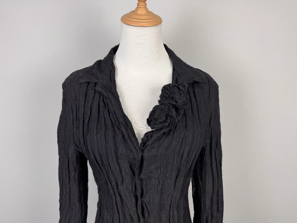 Chaqueta de Fiesta Isabel De Pedro Negra Volantes Rosas Manga Larga a Presión Talla US 10 Foto 3 de 4