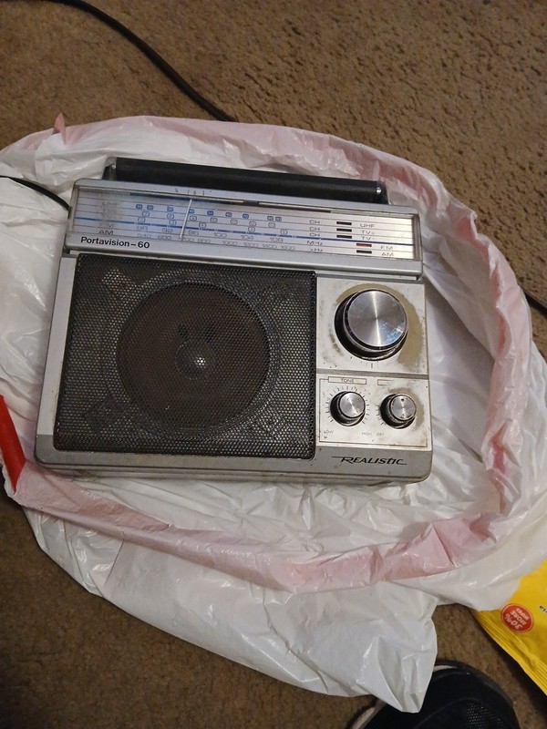 Vtg Radio Shack Realistic Portable AM/FM Radio Working Condition!