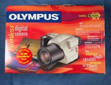 Olympus C2500L 2.5 MP DigiCamera W/Media, Cables, xLens , Manual Original Box