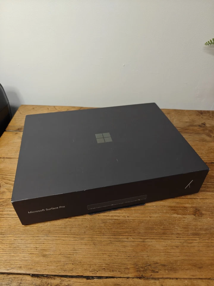 Microsoft Surface Pro (11th Edition) Snapdragon X Plus 16GB RAM 512GB SSD Tablet - Image 4 of 4