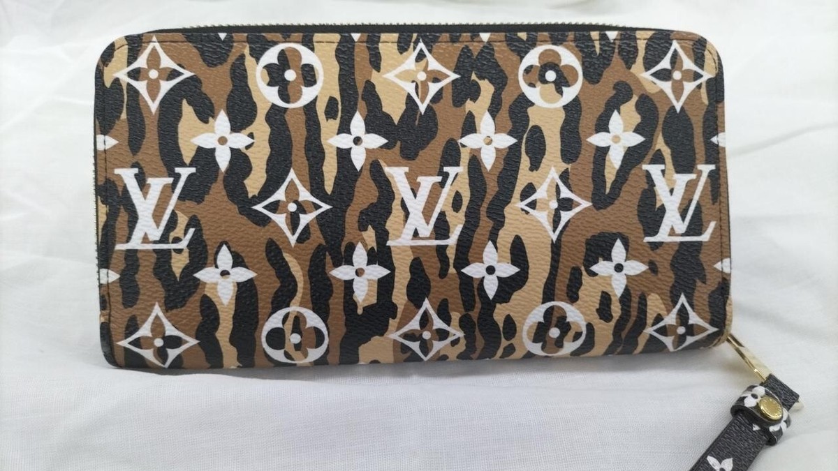 希少【Louis Vuitton】Zippy Wallet 財布 Monogram Giant Jungle Authentic LOUIS VUITTON Giant Monogram Jungle Zippy Wallet