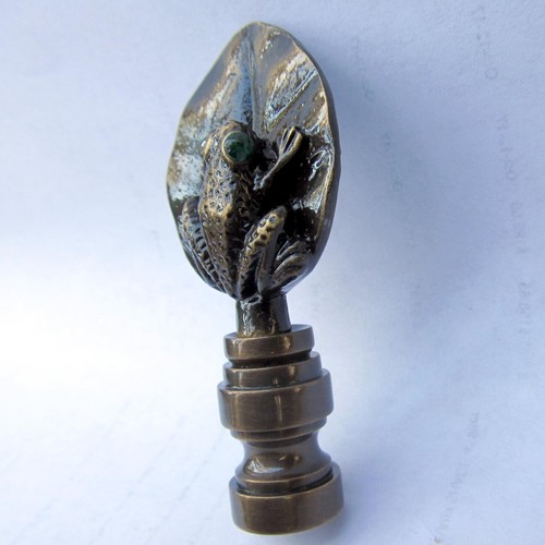 Detailed FROG LAMP FINIAL for old antique shade or lampshade ,Green Glass Eyes! - Picture 3 of 7