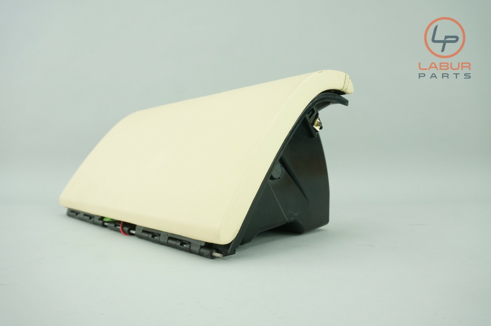 M139 03-08 Maserati Quattroporte Front Right Side Glove Box Storage Beige Z1190