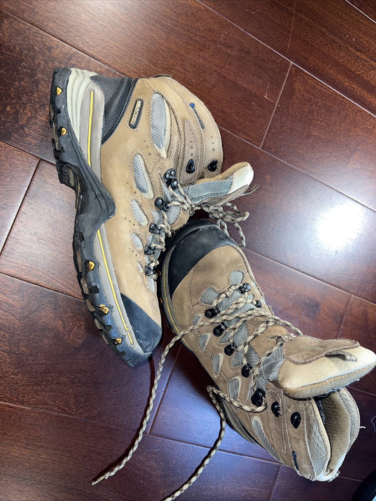 Hiking Boots Women’s Size 10 Mount Track Real Waterproof Shoes-image