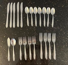 ONEIDA LTD SIMEON L & GEORGE H ROGERS STAINLESS FLATWARE OHS29G 22 Pieces