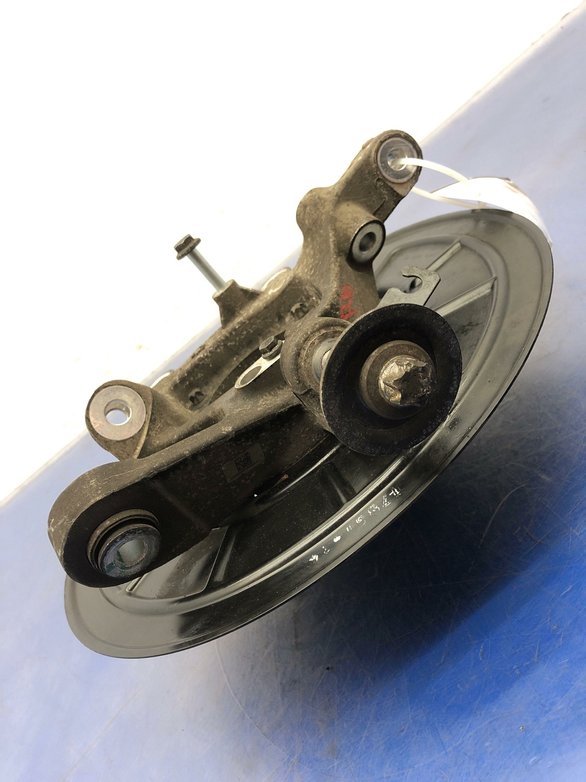 2013 - 2016 MASERATI QUATTROPORTE M156 OEM REAR LEFT SPINDLE KNUCKLE HUB BEARING